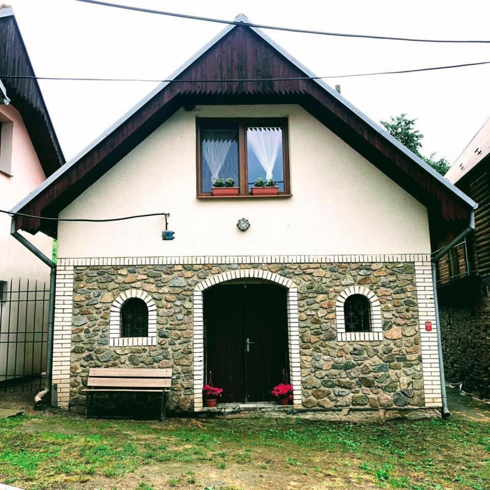 Apartman Nad Vinnym Sklepom Pouzdrany Kültér fotó